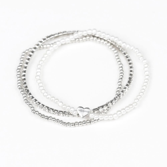 Paparazzi Silver and White Beaded Heart Bracelet - Picture 1 of 1
